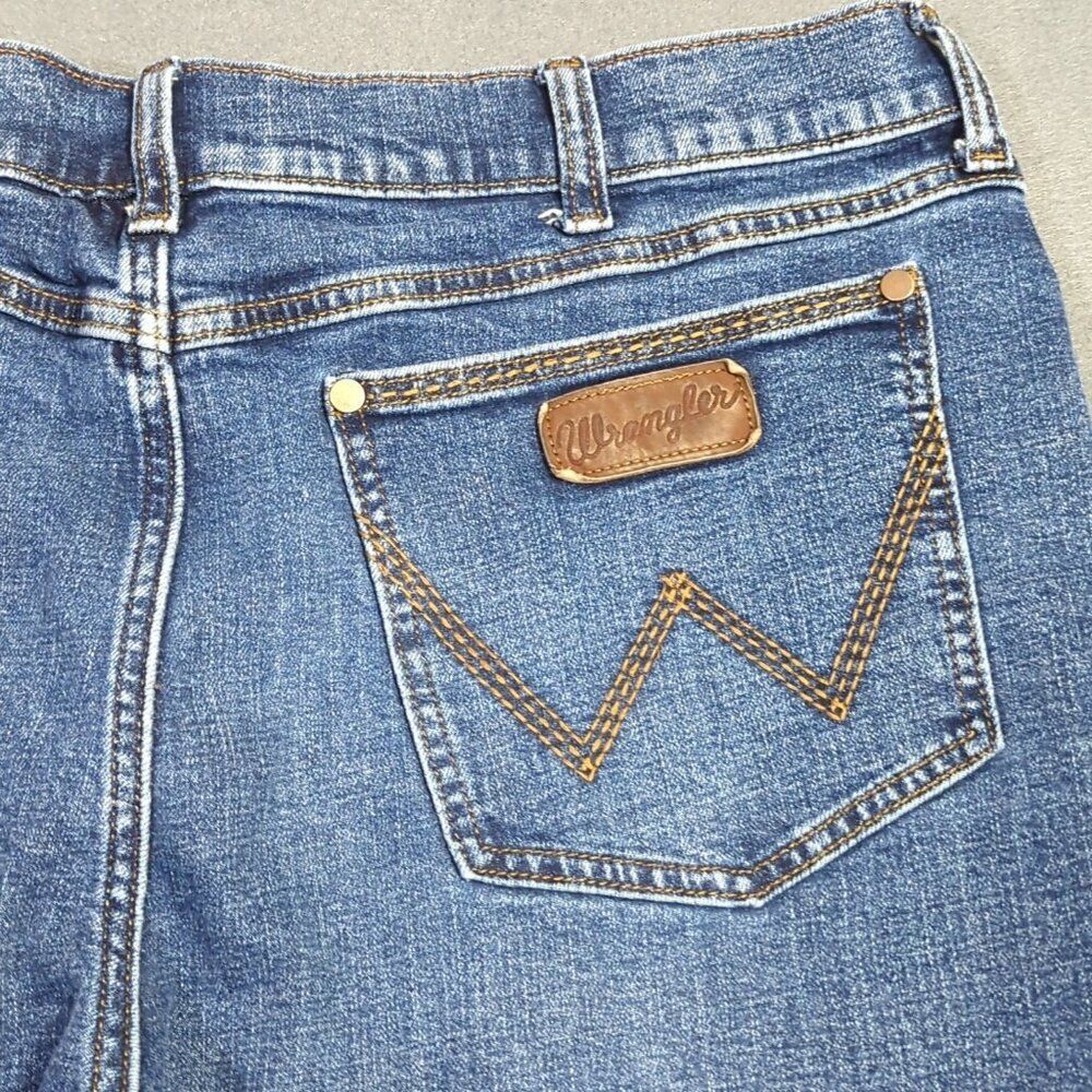Wrangler Jeans Men's 38x32 Fits 38x30 Blue Retro Relaxed Boot Western Denim